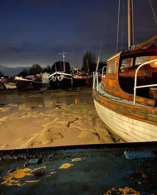 Toosey Lass - St Osyth Creek Saint Osyth ภายนอก รูปภาพ