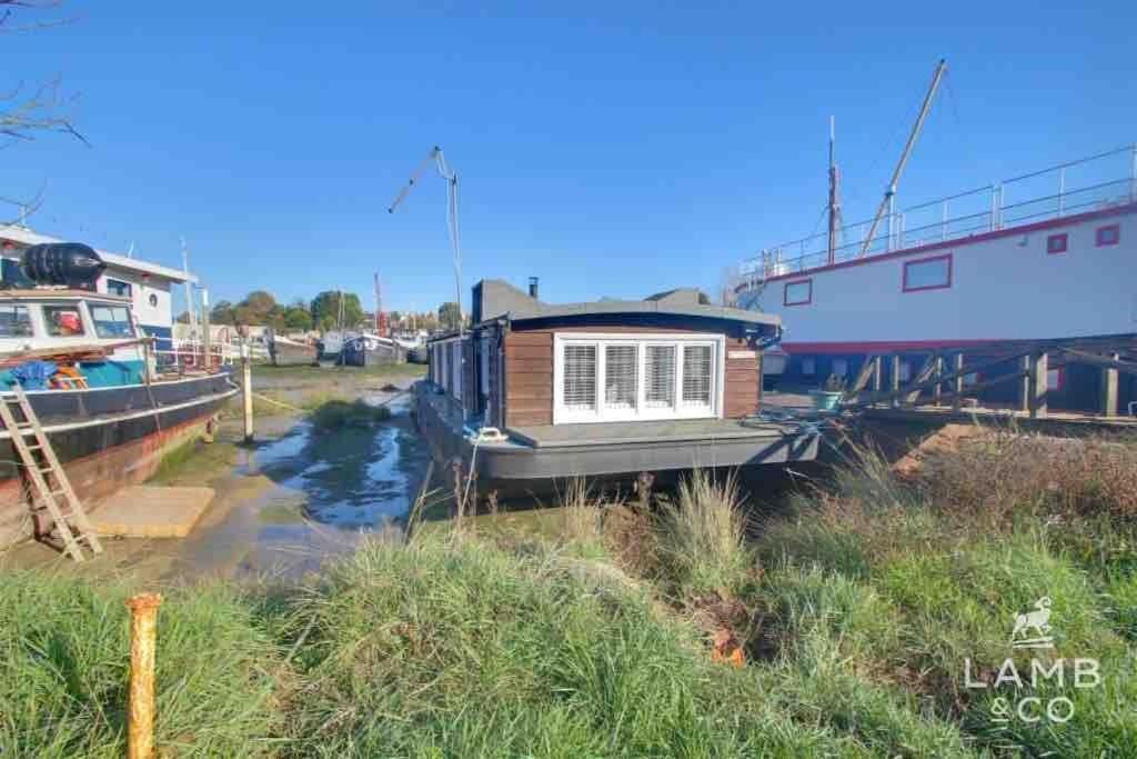 Toosey Lass - St Osyth Creek Saint Osyth ภายนอก รูปภาพ